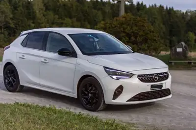Opel Corsa 1.2 100 ch — Citadine élégante, bien entretenue, prête à rouler — vista posteriore