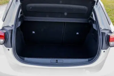 Opel Corsa 1.2 100 ch — Citadine élégante, bien entretenue, prête à rouler — Miniatura 9