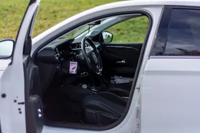 Opel Corsa 1.2 100 ch — Citadine élégante, bien entretenue, prête à rouler — Miniatura 7