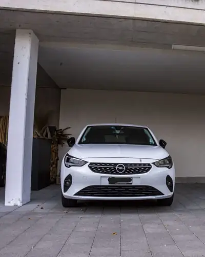Opel Corsa 1.2 100 ch — Citadine élégante, bien entretenue, prête à rouler — Miniatura 11