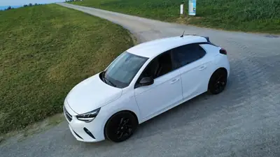 Opel Corsa 1.2 100 ch — Citadine élégante, bien entretenue, prête à rouler — Miniatura 12