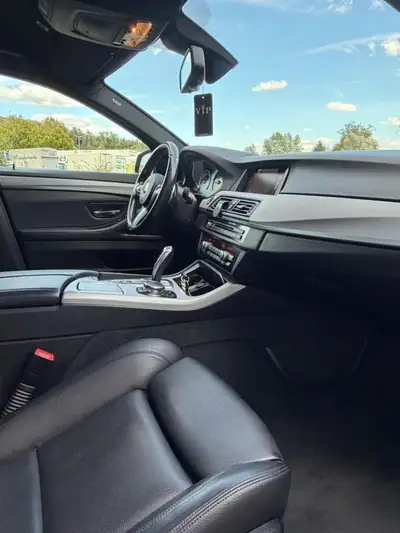 BMW 520 Touring Diesel — Break spacieux révisé, MFK et révisions récentes — tableau de bord