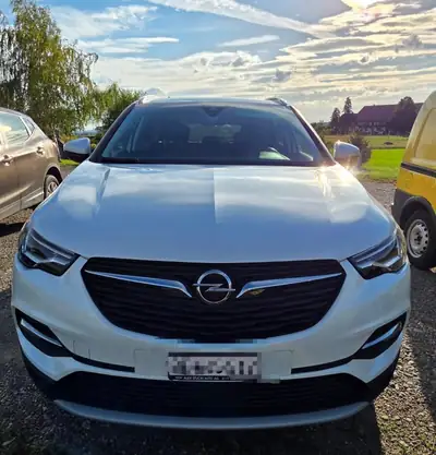Opel Grandland X Hybrid4 — SUV plug-in 300 ch, batterie neuve, 4x4 intelligent — vue extérieure