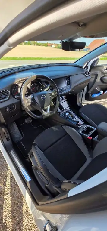 Opel Grandland X Hybrid4 — SUV plug-in 300 ch, batterie neuve, 4x4 intelligent — détail