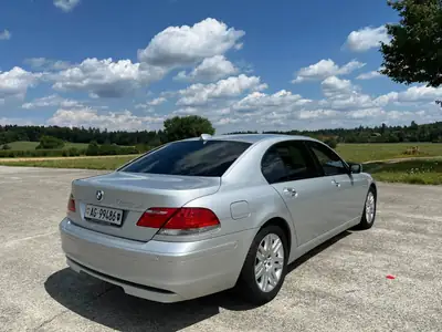 BMW Série 7 2007 — Berline prestige 444 ch, transmission automatique — arrière