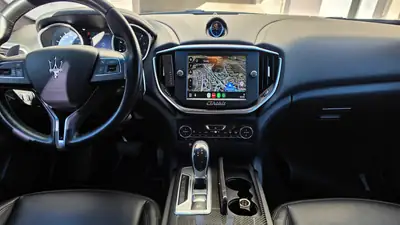 Maserati Ghibli S Q4 — Berline sportive V6 Twin-Turbo Ferrari, entretien Maserati complet — Miniature 9