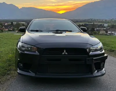 Mitsubishi Lancer Evolution X — Berline sportive turbo 295 ch, transmission intégrale — vue extérieure