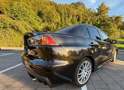 Mitsubishi Lancer Evolution X — Berline sportive turbo 295 ch, transmission intégrale — Miniature 9