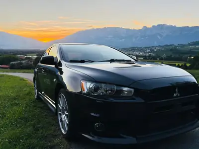 Mitsubishi Lancer Evolution X — Berline sportive turbo 295 ch, transmission intégrale — Miniature 10