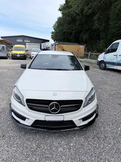 Mercedes-Benz A 45 AMG — Berline sportive 360 ch, transmission automatique — arrière