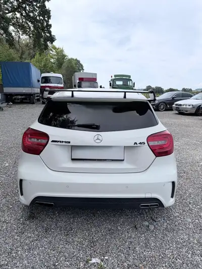 Mercedes-Benz A 45 AMG — Berline sportive 360 ch, transmission automatique — intérieur