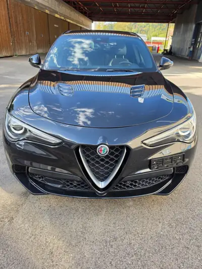 Alfa Romeo Stelvio 510 ch — SUV haute performance, transmission intégrale, 105'000 km — vue extérieure