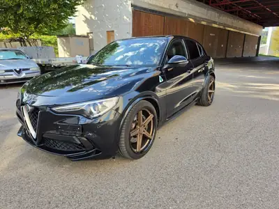 Alfa Romeo Stelvio 510 ch — SUV haute performance, transmission intégrale, 105'000 km — côté