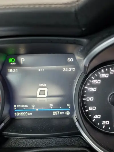 Alfa Romeo Stelvio 510 ch — SUV haute performance, transmission intégrale, 105'000 km — Miniature 9