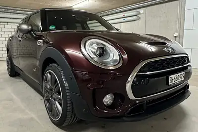 MINI Clubman 192 ch Automatique — Break compact premium, équipé Chili & Wired — intérieur