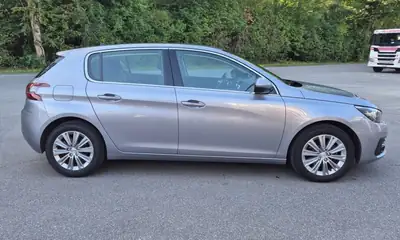 Peugeot 308 — Berline compacte 130 ch, 36'000 km seulement, entretien complet — Miniatur 8