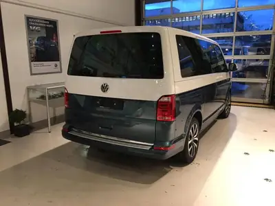VW T6 Multivan — Monospace 7 places robuste avec moteur neuf et équipements premium — côté