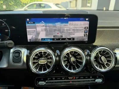 Mercedes-Benz EQB 350 — SUV électrique 7 places, 292 ch, pack AMG Line — Miniatura 10