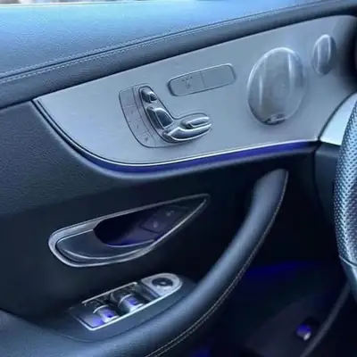 Mercedes-Benz E 200 d — Berline premium diesel, AMG Line, entretien exemplaire — Miniatur 8