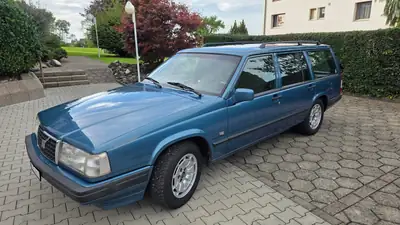 Volvo 940 Break 1998 — Berline familiale robuste, 250'000 km, moteur essence fiable — vue extérieure