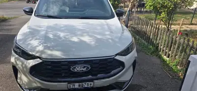 Ford Kuga 2026 — SUV hybride rechargeable, 5000 km seulement — Außenansicht