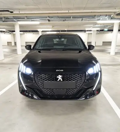 Peugeot 208 — Citadine dynamique 130 ch, entretien complet récent — vista posteriore