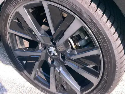 Peugeot 208 — Citadine dynamique 130 ch, entretien complet récent — Miniatura 13