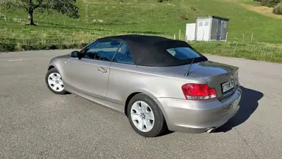 BMW Série 1 Cabriolet 2009 — Décapotable sportive, 170 ch essence — arrière