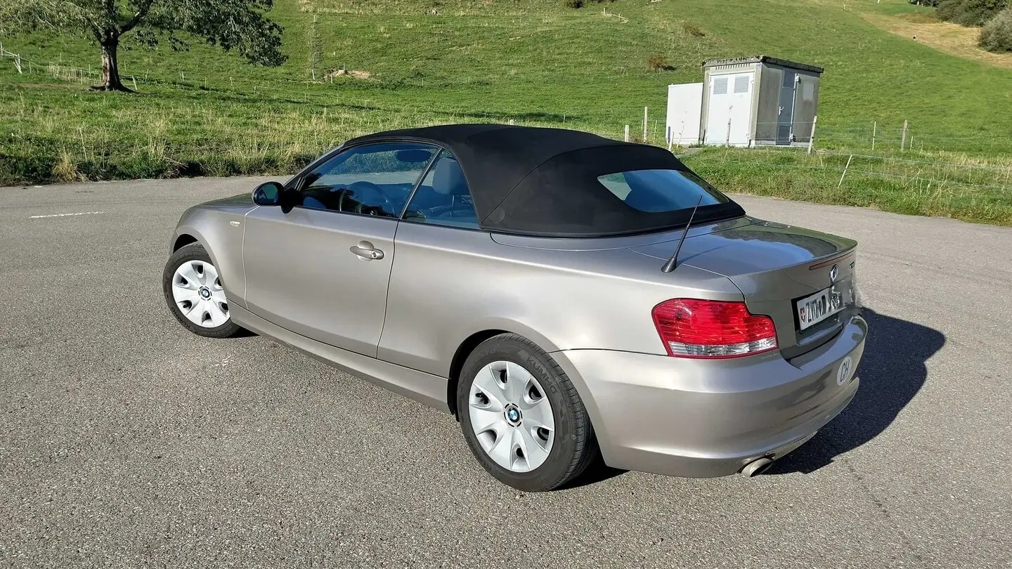 BMW 1er   2009 occasion Wald — 3