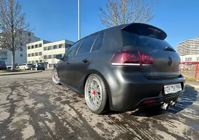 VW Golf 6 R — Sportive affûtée 270 ch, personnalisée avec soin — côté