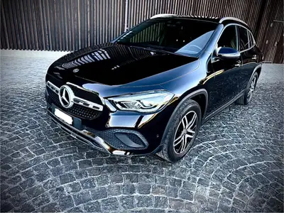 Mercedes-Benz GLA 200 — SUV compact sportif, première main, entretien complet — side view