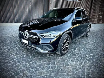 Mercedes-Benz GLA 200 — SUV compact sportif, première main, entretien complet — rear view