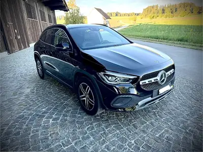 Mercedes-Benz GLA 200 — SUV compact sportif, première main, entretien complet — detail