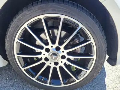 Mercedes-Benz Classe A 220 — Berline compacte premium essence, kilométrage modéré — détail