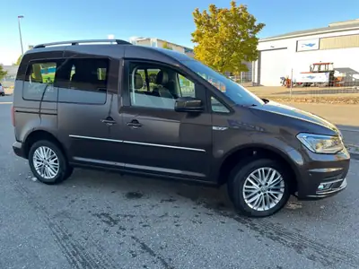 VW Caddy 2019 — Fourgon polyvalent essence automatique, entretien impeccable — interni
