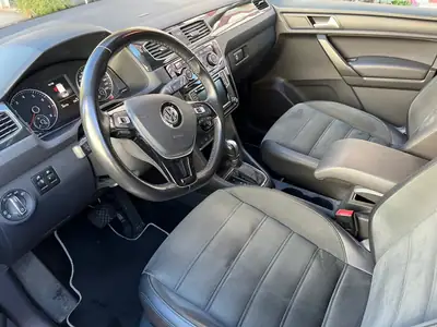 VW Caddy 2019 — Fourgon polyvalent essence automatique, entretien impeccable — Miniatura 7