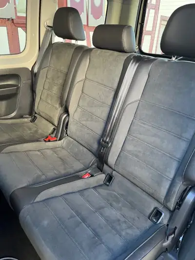 VW Caddy 2019 — Fourgon polyvalent essence automatique, entretien impeccable — Miniatura 12