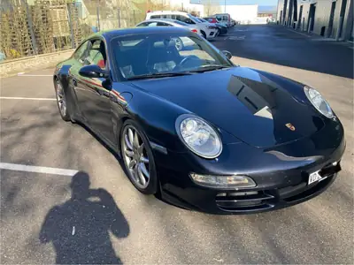 Porsche 911 Coupé 2006 — 355 ch, boîte manuelle, légende intemporelle — vue extérieure