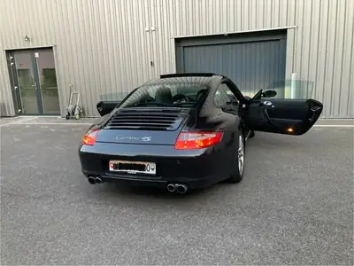 Porsche 911 Coupé 2006 — 355 ch, boîte manuelle, légende intemporelle — arrière