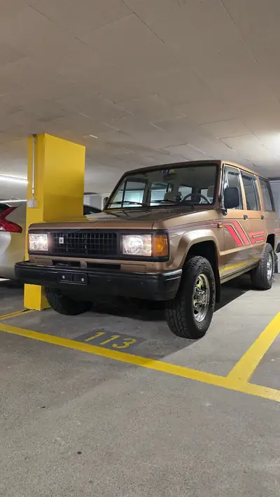 Isuzu Trooper II 1987 — 4x4 légendaire avec dachzelt, rare en Suisse — vista esterna