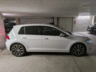 VW Golf 2017 — Compacte fiable à 81'000 km, transmission manuelle — arrière