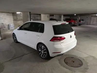 VW Golf 2017 — Compacte fiable à 81'000 km, transmission manuelle — tableau de bord
