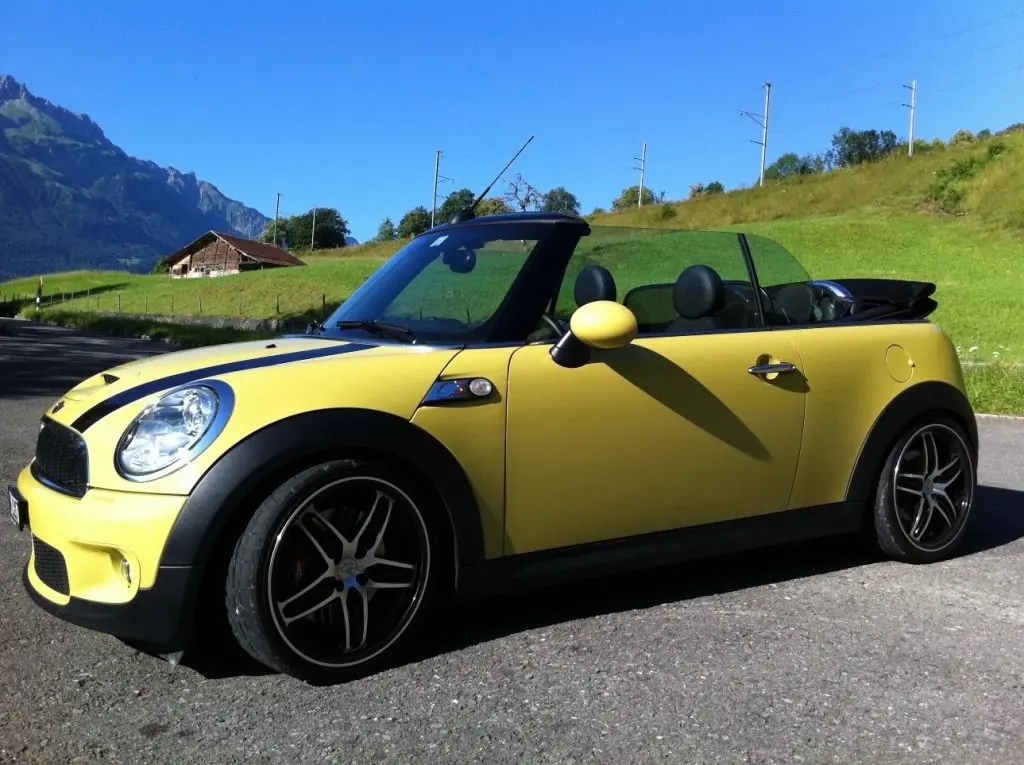 MINI Cabrio 174 ch — Décapotable pétillante, jaune vif, 85'000 km