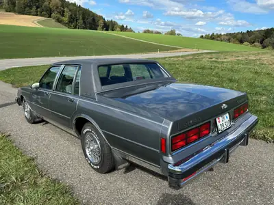 Chevrolet Caprice 1987 — Berline américaine légendaire, 26'500 km seulement — vista posteriore