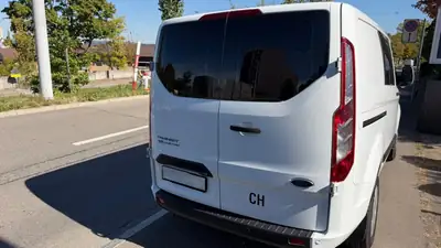 Ford Transit Custom — Diesel 170 ch automatique, entretien Ford complet — tableau de bord
