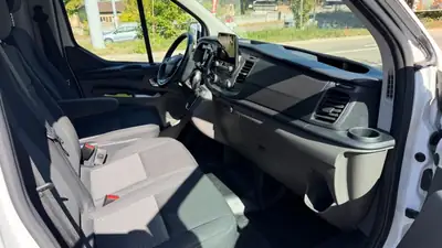 Ford Transit Custom — Diesel 170 ch automatique, entretien Ford complet — Miniature 9