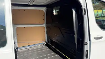 Ford Transit Custom — Diesel 170 ch automatique, entretien Ford complet — Miniature 13