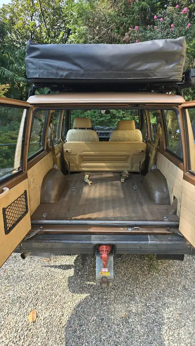 Isuzu Trooper 1987 — Classique 4x4 authentique avec dachzelt inclus — dettaglio