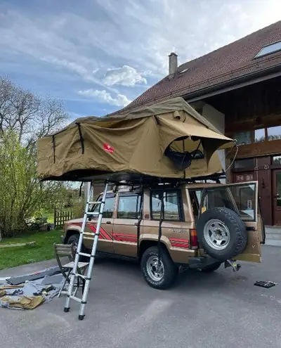 Isuzu Trooper 1987 — Classique 4x4 authentique avec dachzelt inclus — Miniatura 7