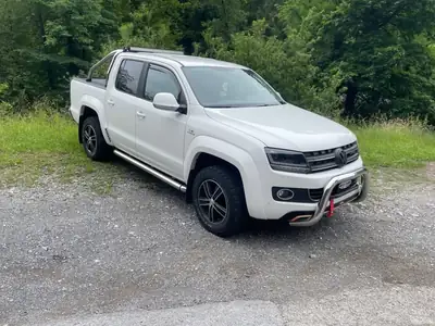 VW Amarok Diesel 180 ch — Pick-up 4x4 surequippé, tracteur 3500 kg — vue extérieure